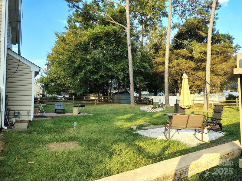 Property image 4 of 7601 Swedish Ivy Lane in Morris Village, Charlotte, NC 28227