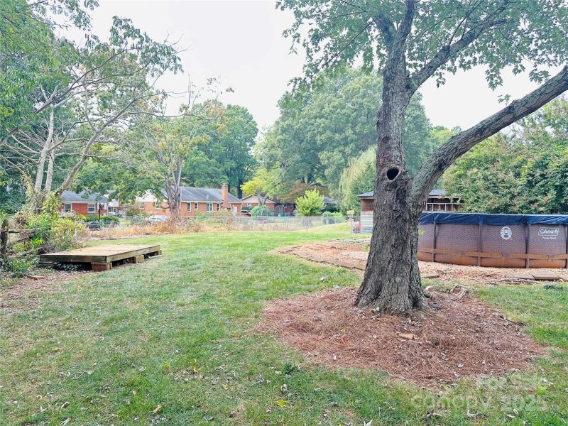 Property image 3 of 7524 Middlebury Place in Idlewild Farms, Charlotte, NC 28212