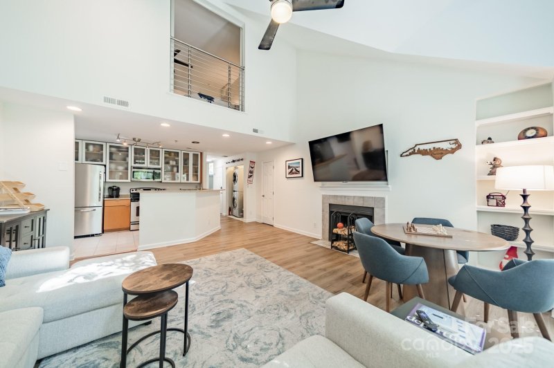 Property image 5 of 521 N Graham Street in The Fourth Ward Square, Charlotte, NC 28202