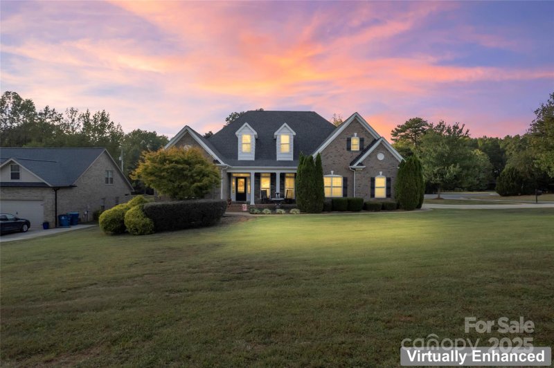 Property image 4 of 3261 Fairmead Drive in Fieldstone, Concord, NC 28025