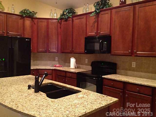 Property image 4 of 9806 Sky Vista Drive in Skybrook, Huntersville, NC 28078