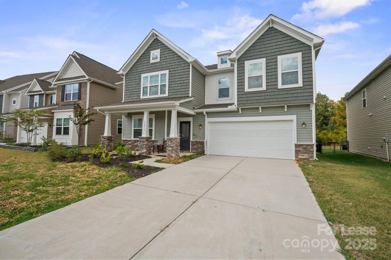 Property image 2 of 15011 Nichols Hall Drive in Chateau, Charlotte, NC 28273