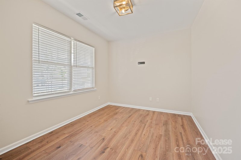 Property image 5 of 15011 Nichols Hall Drive in Chateau, Charlotte, NC 28273