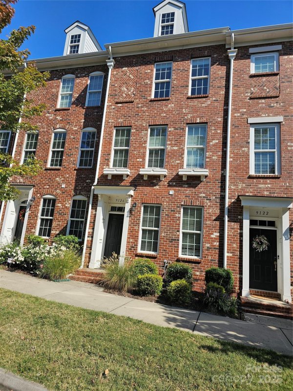 Property image 2 of 9126 Oban Passage Drive in Ayrsley Townhomes, Charlotte, NC 28273