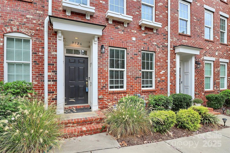 Property image 3 of 9126 Oban Passage Drive in Ayrsley Townhomes, Charlotte, NC 28273