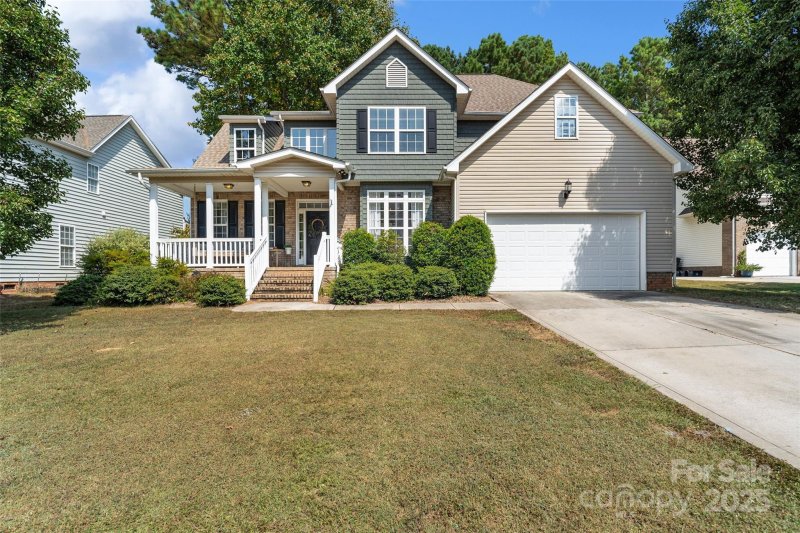 Property image 2 of 1636 Beacon Hill Court in Seven Oaks, Rock Hill, SC 29730