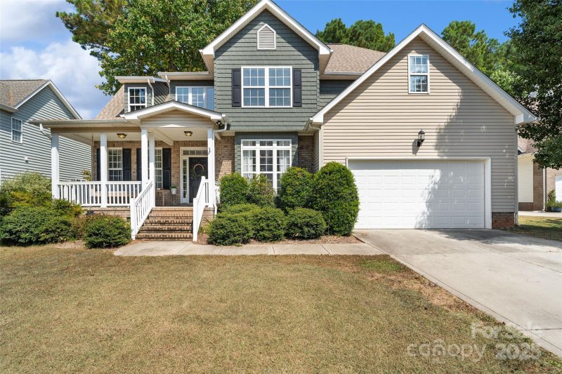 Property image 3 of 1636 Beacon Hill Court in Seven Oaks, Rock Hill, SC 29730