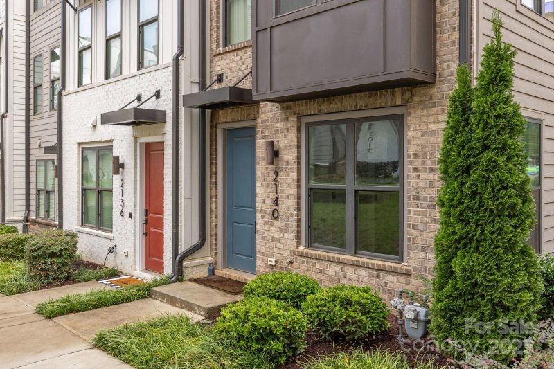 Property image 2 of 2140 Terwilliger Terrace in Tremont Station, Charlotte, NC 28203