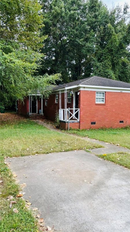 Property image 3 of 929 Mcarthur Avenue in Statesville Avenue Terrace, Charlotte, NC 28206
