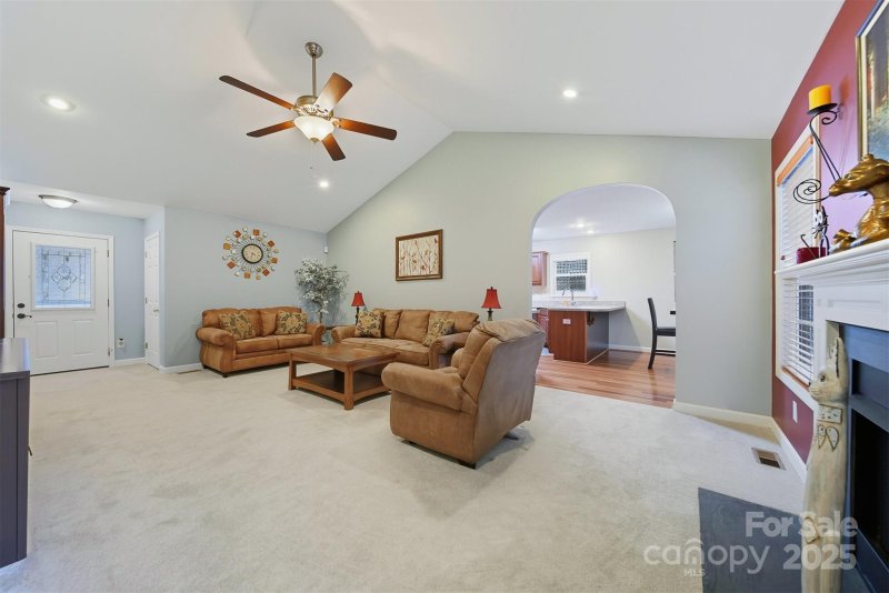 Property image 5 of 1611 Mayfair Drive in Mayfair, Conover, NC 28613