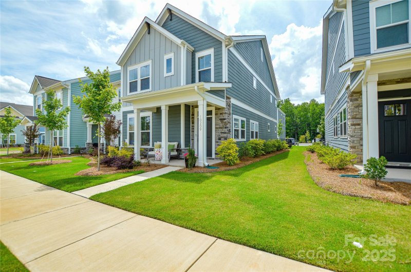 Property image 2 of 10209 Mamillion Drive in North Creek Village, Huntersville, NC 28078