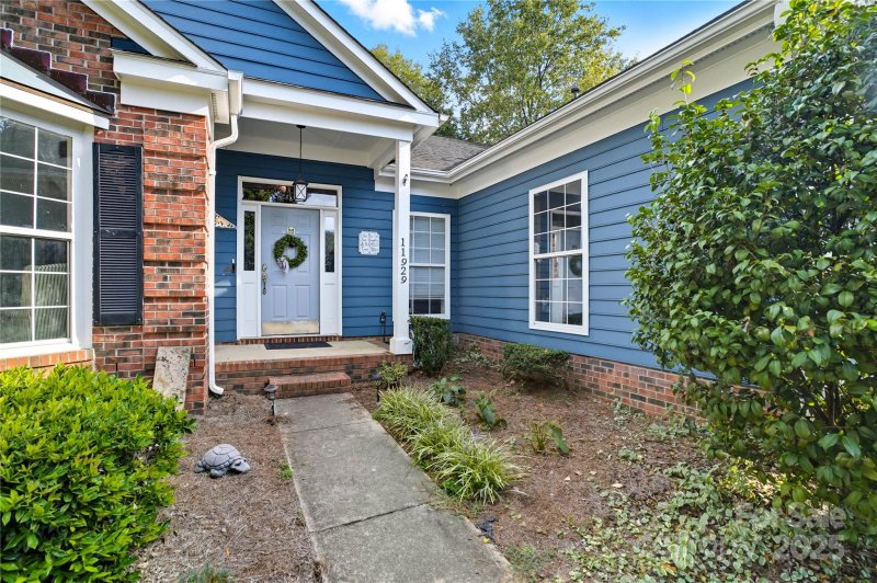 Property image 3 of 11929 Tanton Lane in Yorkshire, Charlotte, NC 28273
