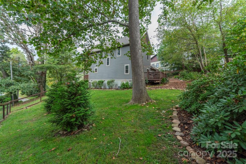 Property image 5 of 71 Mclain Street in Kenilworth, Asheville, NC 28803