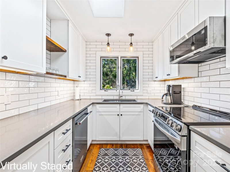 Property image 4 at 107 Beaver Ridge Road, Asheville, NC 28804