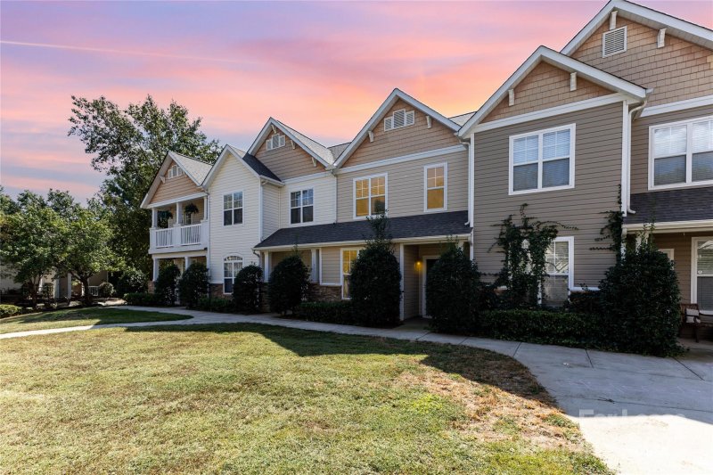 Property image 4 of 11331 Dundarrach Lane in Scots Hill, Charlotte, NC 28277