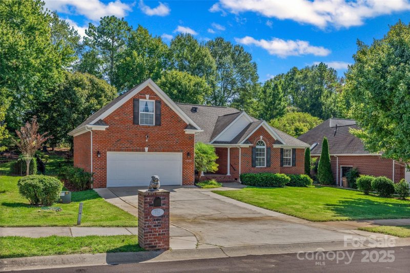 1322 Moonshadow Lane