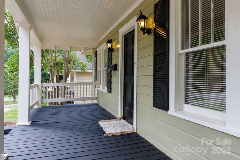 Property image 5 of 2100 Highland Street in Marsh Estates, Charlotte, NC 28208