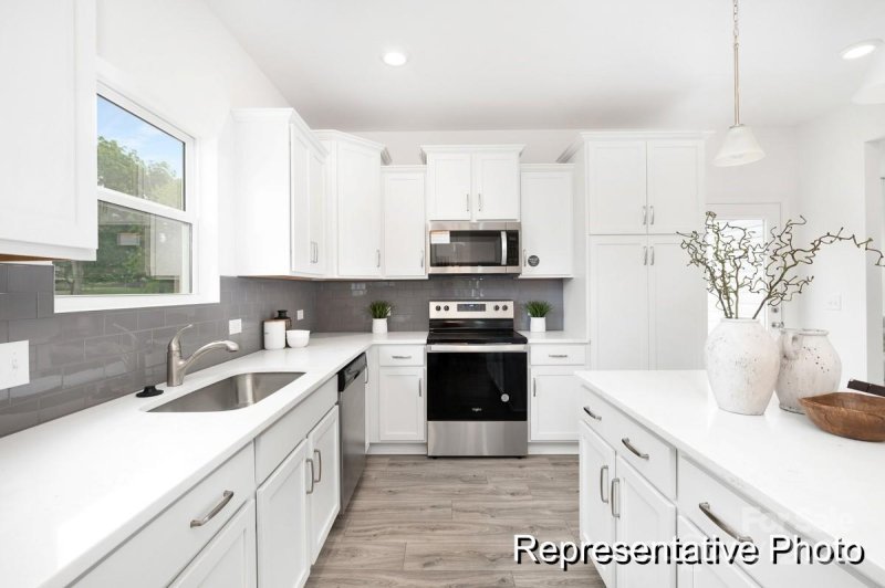 Property image 3 of 145 Clove Hitch Drive in Hidden Lakes, Statesville, NC 28677