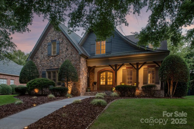 Property image 2 at 7911 Pemswood Street, Charlotte, NC 28277