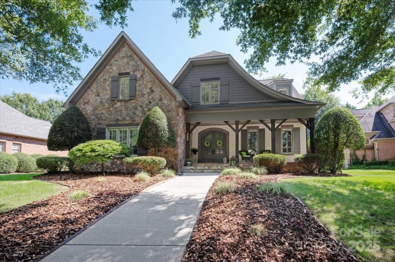 Property image 3 at 7911 Pemswood Street, Charlotte, NC 28277