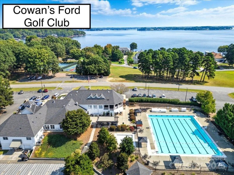 Property image 3 of 7919 Glen Abbey Circle in Cowans Ford Country Club, Stanley, NC 28164