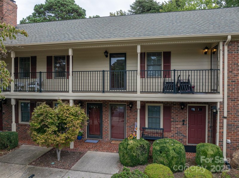 Jamestown, Gastonia Community