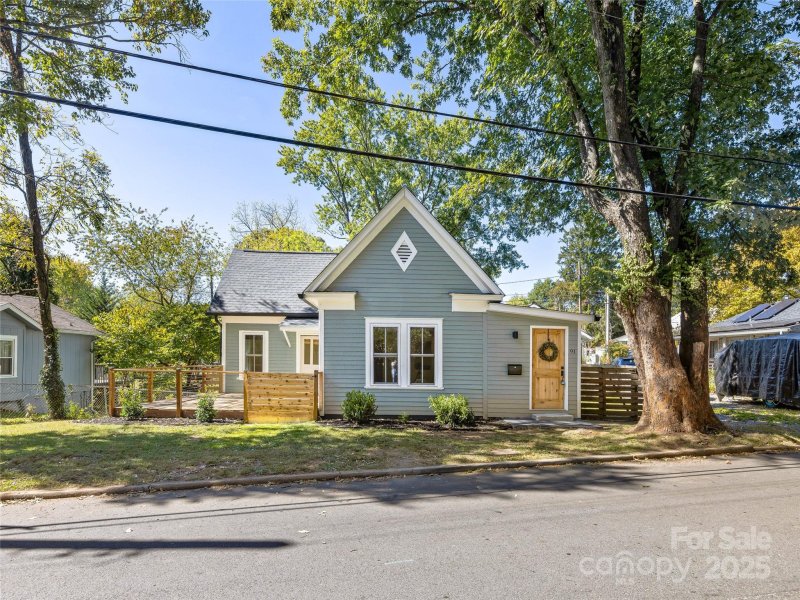 Property image 4 of 91 Virgina Avenue in Galax Park, Asheville, NC 28806