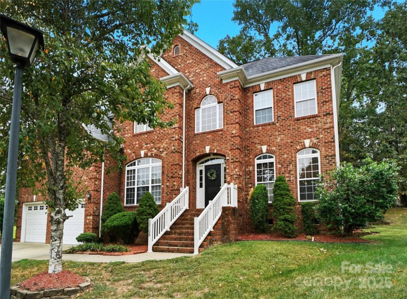 Property image 2 of 13108 Purple Dawn Drive in Old Stone Crossing, Charlotte, NC 28213