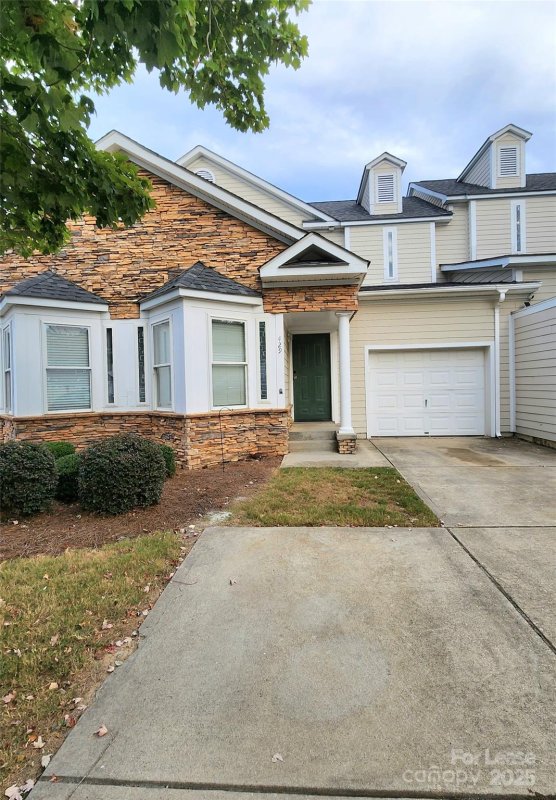Property image 2 of 429 Windsor Gate Drive in Fort Mill, Fort Mill, SC 29708