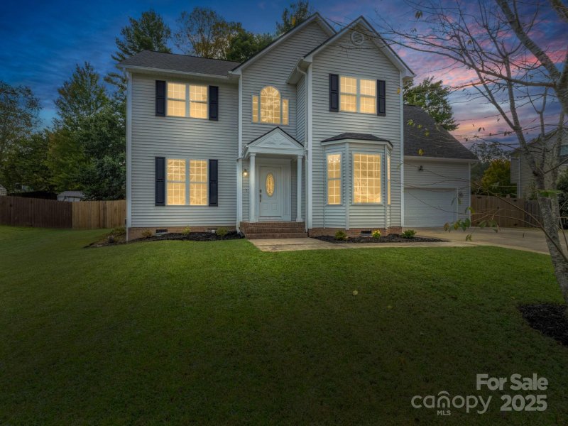 Property image 2 of 187 Riverbirch Drive in Riverbirch, Fletcher, NC 28732