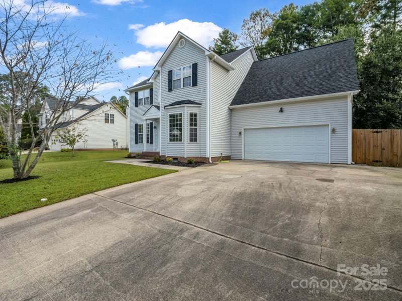 Property image 3 of 187 Riverbirch Drive in Riverbirch, Fletcher, NC 28732