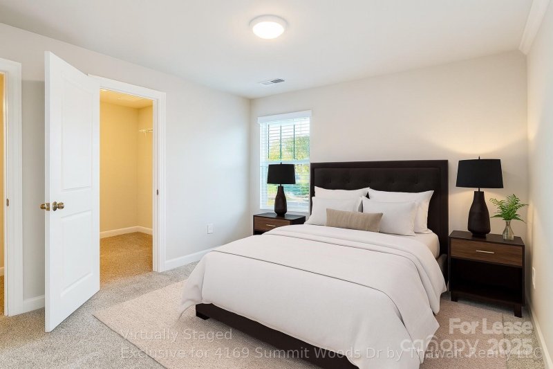Property image 5 of 4159 Summit Woods Drive in Galloway Ridge, Charlotte, NC 28216