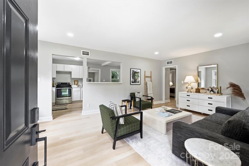 Property image 2 at 1709 Masonic Drive, Charlotte, NC 28205