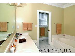 Property image 3 at 15 Flowering Cherry Drive, Asheville, NC 28805