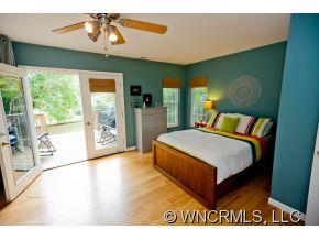 Property image 4 at 17 Bristol Pl, Asheville, NC 28803