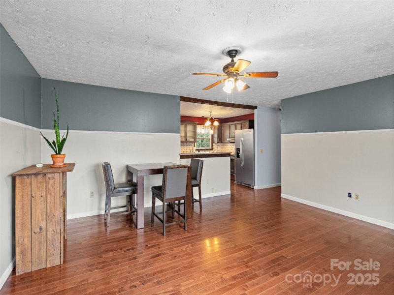 Property image 3 of 84 Candlelight Circle in Green Acres, Clyde, NC 28721