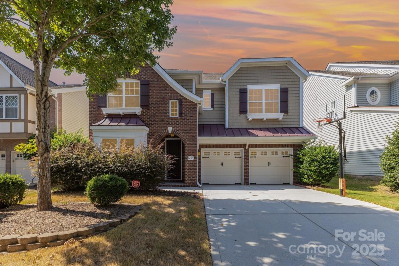 Property image 2 of 9429 Ridgeforest Drive in Ardrey Woods, Charlotte, NC 28277