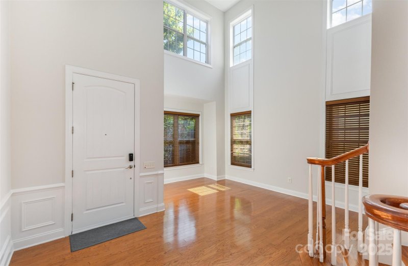 Property image 3 of 9429 Ridgeforest Drive in Ardrey Woods, Charlotte, NC 28277