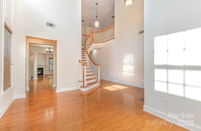 Property image 4 of 9429 Ridgeforest Drive in Ardrey Woods, Charlotte, NC 28277