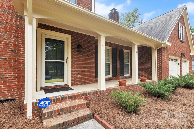 Property image 5 of 1401 Matthews Plantation Drive in Matthews Plantation, Matthews, NC 28105