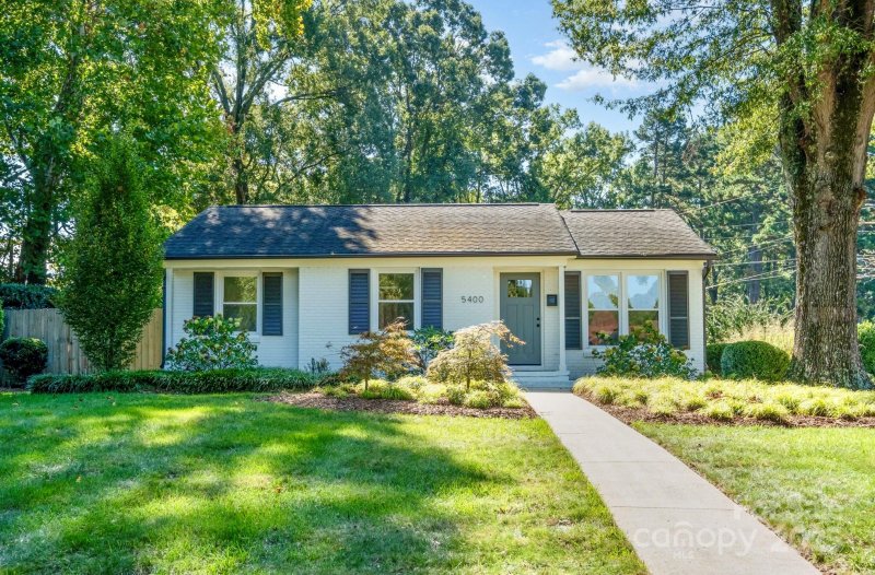 Property image 4 at 5400 Larchmont Avenue, Charlotte, NC 28215