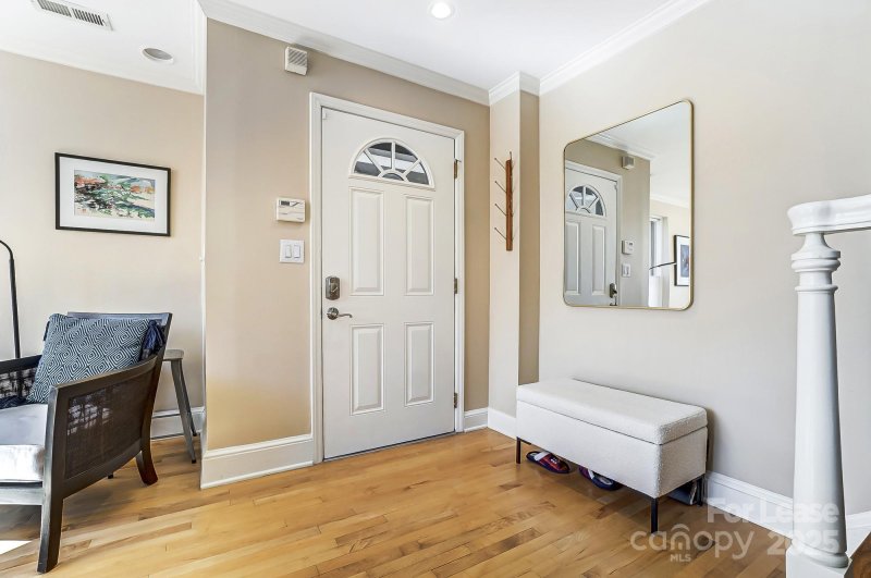 Property image 3 of 328 W 6th Street in Fourth Ward, Charlotte, NC 28202