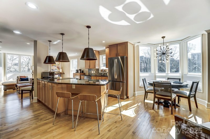 Property image 4 of 328 W 6th Street in Fourth Ward, Charlotte, NC 28202