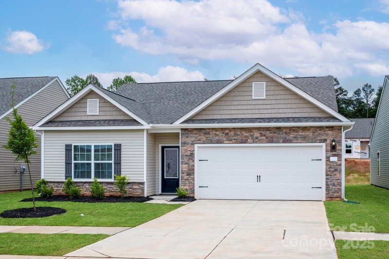 Property image 2 of 4013 Bolo Drive in Ascot Woods, Charlotte, NC 28215