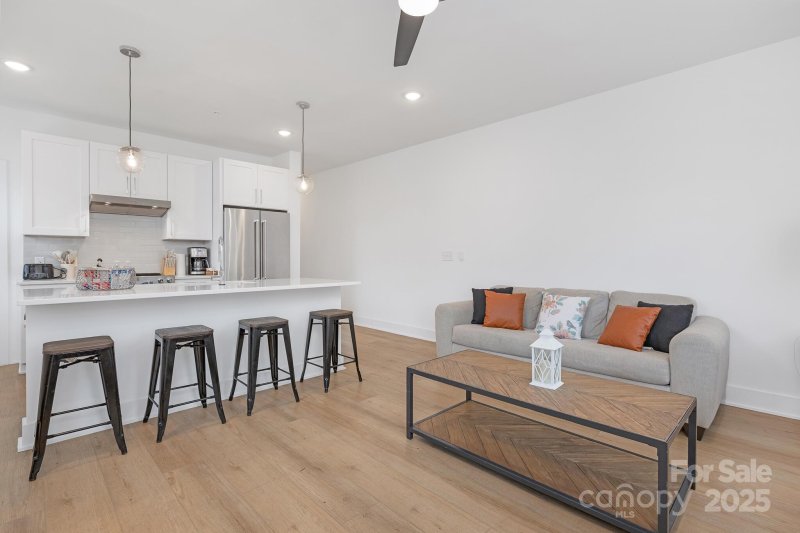 Property image 4 of 203 Grandin Road in The Arches, Charlotte, NC 28208