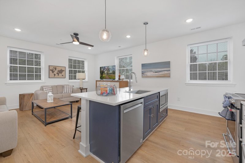 Property image 5 of 203 Grandin Road in The Arches, Charlotte, NC 28208