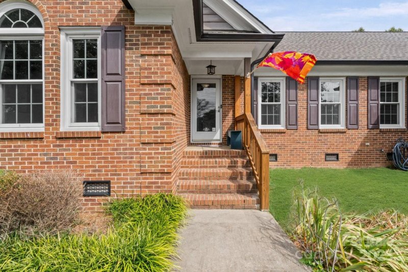 Property image 2 of 713 Tammy Drive in Weddington Ridge, Monroe, NC 28110