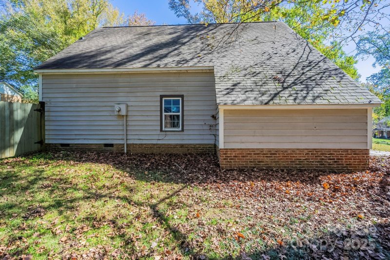 Property image 4 of 7208 Applecross Lane in Ravenwood, Charlotte, NC 28215