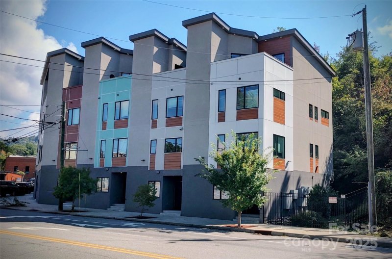 Southside Townhomes, Asheville Community