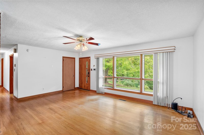 Property image 3 of 25 Baker Drive in West Asheville, Asheville, NC 28806